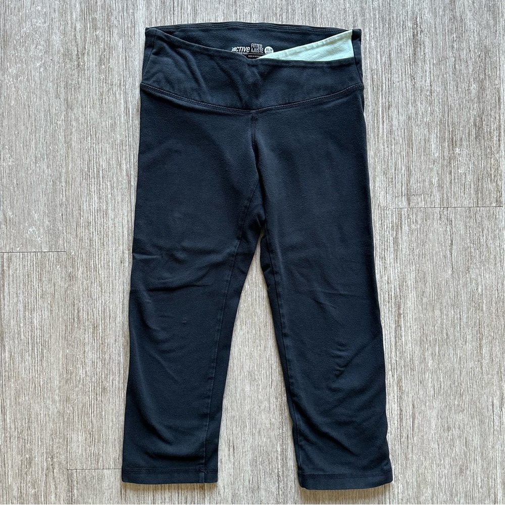 Old Navy Active Black Capri Leggings